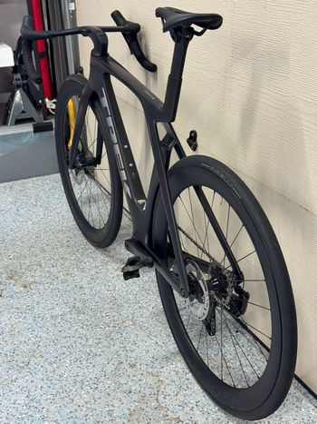 Used Trek Madone SLR 6 Gen 7 2024 2024 Road & Gravel, Black — image 5 of 14