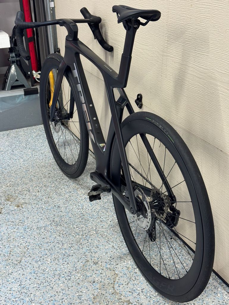 Used Trek Madone SLR 6 Gen 7 2024 2024 Road & Gravel, Black — image 5 of 14