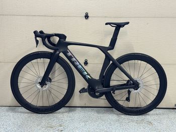 Used Trek Madone SLR 6 Gen 7 2024 2024 Road & Gravel, Black — image 3 of 14