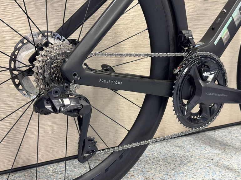 Used Trek Madone SLR 6 Gen 7 2024 2024 Road & Gravel, Black — image 2 of 14