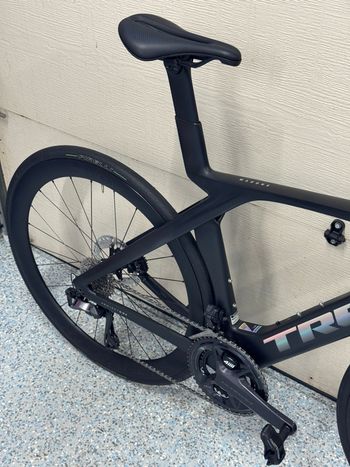 Used Trek Madone SLR 6 Gen 7 2024 2024 Road & Gravel, Black — image 4 of 14
