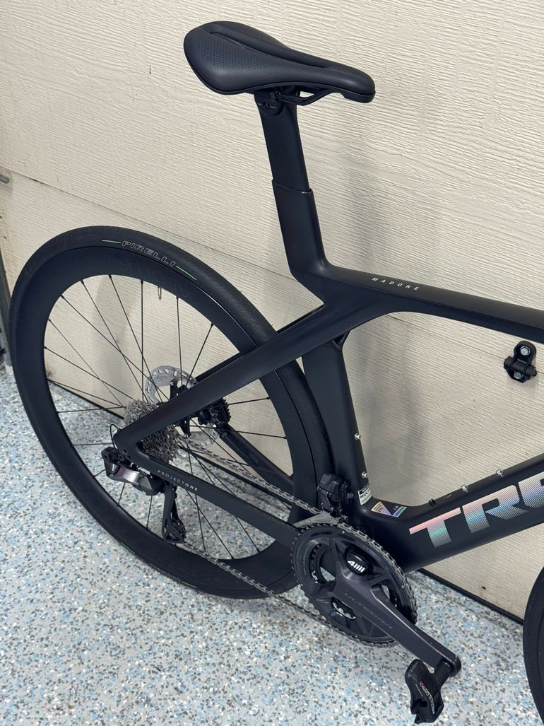 Used Trek Madone SLR 6 Gen 7 2024 2024 Road & Gravel, Black — image 4 of 14