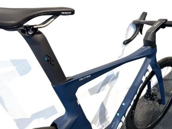 Used Bianchi Oltre Comp 105 Di2 2025 Road & Gravel, Blue — image 6 of 7