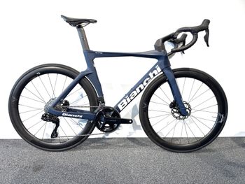 Used Bianchi Oltre Comp 105 Di2 2025 Road & Gravel, Blue — image 1 of 7