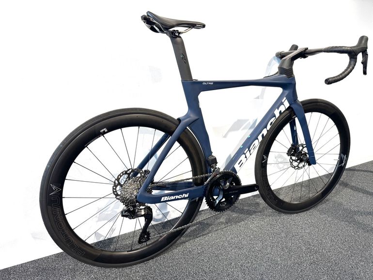 Used Bianchi Oltre Comp 105 Di2 2025 Road & Gravel, Blue — image 2 of 7