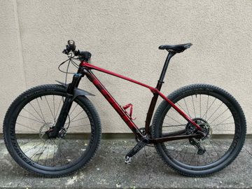 Used Trek Procaliber 9.8 2023 2023 Mountainbike, Red, 29 — image 1 of 15