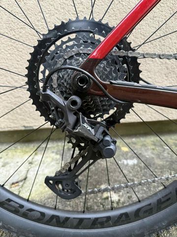 Used Trek Procaliber 9.8 2023 2023 Mountainbike, Red, 29 — image 2 of 15