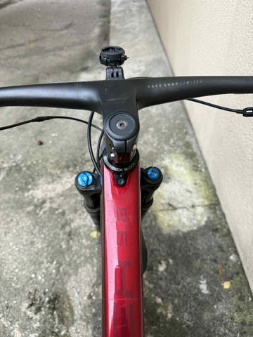 Used Trek Procaliber 9.8 2023 2023 Mountainbike, Red, 29 — image 3 of 15
