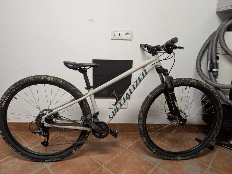 Used Specialized Rockhopper Other Microshift 2022 Mountainbike, White — image 18 of 18