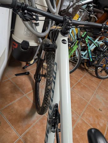Used Specialized Rockhopper Other Microshift 2022 Mountainbike, White — image 8 of 18