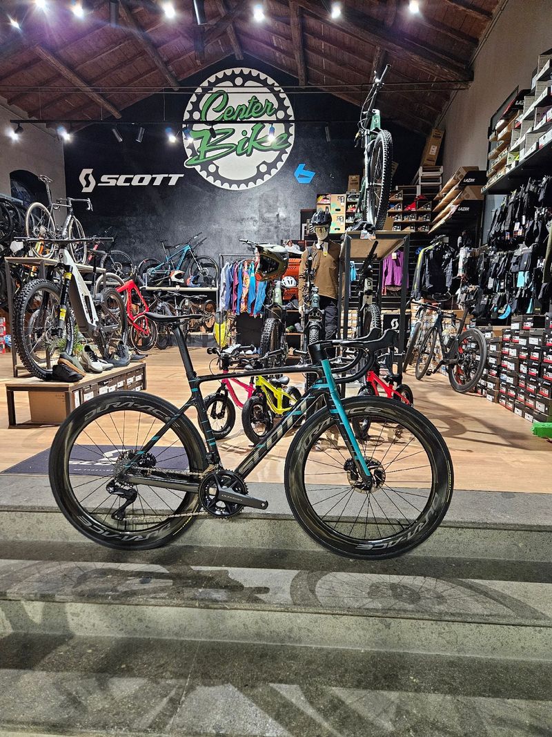 Used Scott Addict RC Shimano Ultegra 2024 Road & Gravel