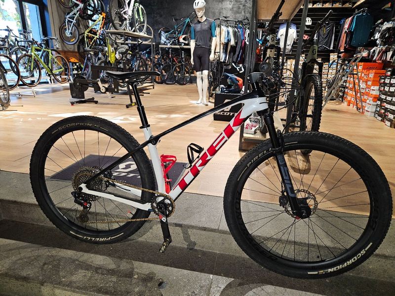 Použité Trek Procaliber 9.7 2023 2023 Mountainbike — obrázek 1 z 4