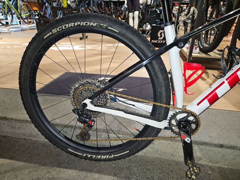 Použité Trek Procaliber 9.7 2023 2023 Mountainbike — obrázek 3 z 4
