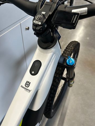 Husqvarna Hard Cross HC4 2023 2023 Mountainbike usato, Grigio chiaro — immagine 8 di 9