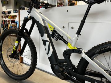 Husqvarna Hard Cross HC4 2023 2023 Mountainbike usato, Grigio chiaro — immagine 2 di 9