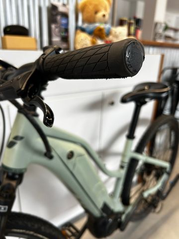 Used Liv Rove E+ 2023 Road & Gravel, Green — image 8 of 8