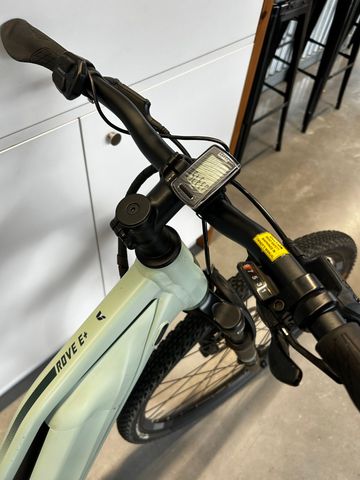 Used Liv Rove E+ 2023 Road & Gravel, Green — image 4 of 8