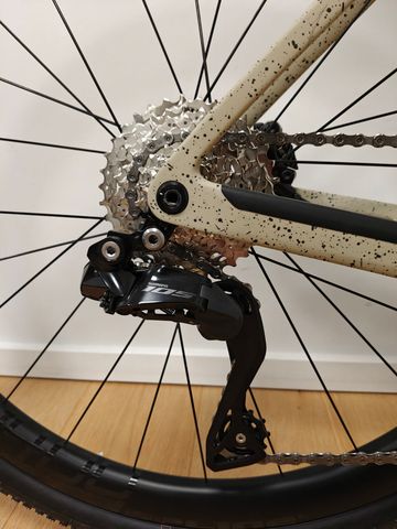 Brugt Scott Addict Shimano 105 Di2 2023 Road & Gravel — billede 3 af 7