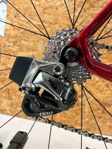 Used Argon 18 Gallium Pro 2018 2018 Road & Gravel, Red — image 3 of 6