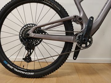Scott Contessa Spark 910 2022 2022 Mountainbike usato, Grigio chiaro — immagine 2 di 8