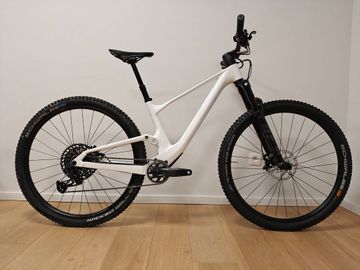 Used Scott Spark 920 2022 2022 Mountainbike, White, 29 — image 1 of 8