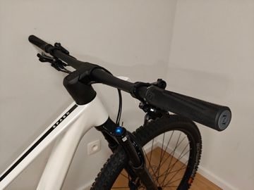 Used Scott Spark 920 2022 2022 Mountainbike, White, 29 — image 4 of 8