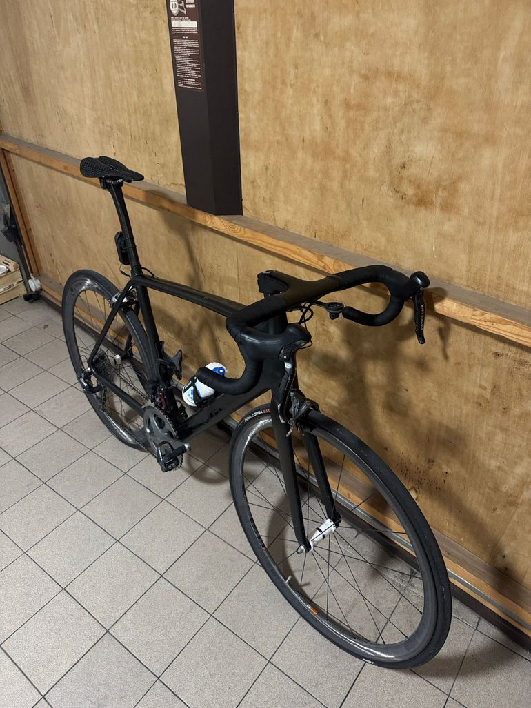 Used Specialized Tarmac Shimano Ultegra Di2 2016 Road & Gravel, Black — image 11 of 29
