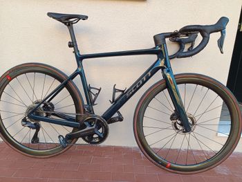 Used Scott Addict 20 2025 2025 Road & Gravel