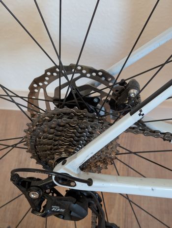 Used CUBE ATTAIN GTC RACE 2023 2023 Road & Gravel, White — image 9 of 9