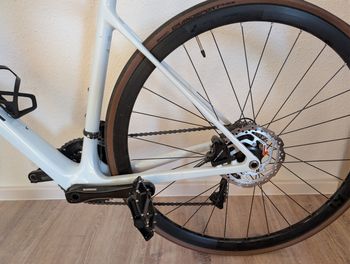 Used CUBE ATTAIN GTC RACE 2023 2023 Road & Gravel, White — image 5 of 9
