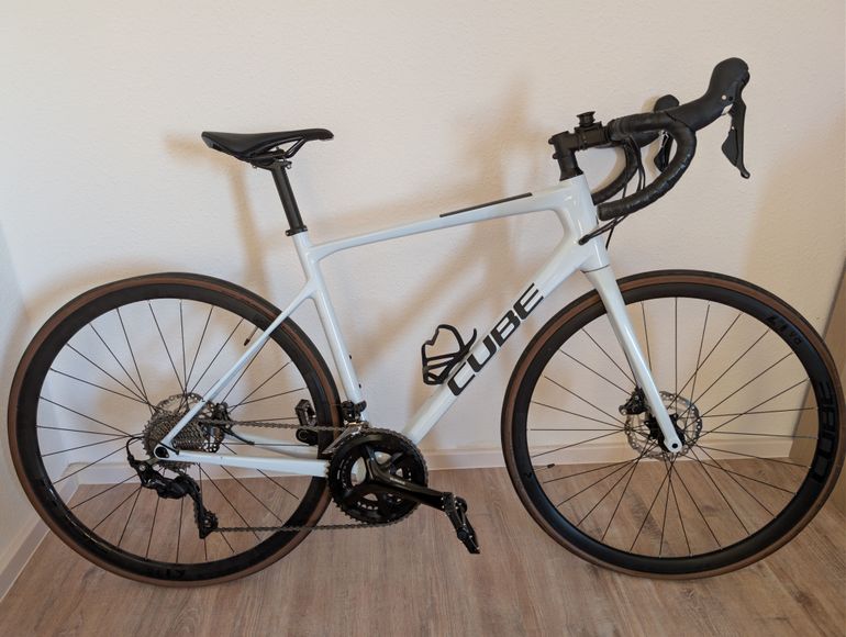 Used CUBE ATTAIN GTC RACE 2023 2023 Road & Gravel, White — image 2 of 9