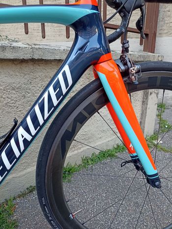 Used Specialized Tarmac Shimano Ultegra Di2 2017 Road & Gravel — image 5 of 7