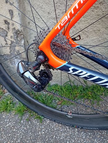 Used Specialized Tarmac Shimano Ultegra Di2 2017 Road & Gravel — image 4 of 7