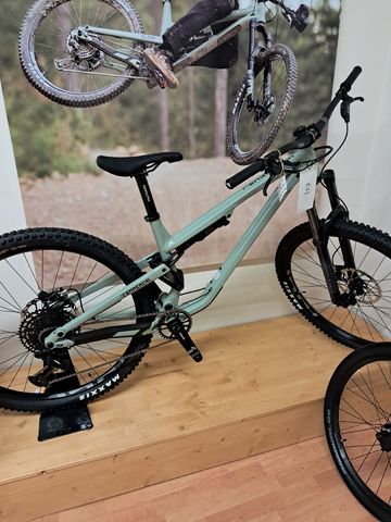 Tweedehands Commencal Meta Tr V4 2025 2025 MTB