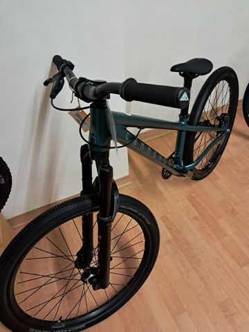 Brugt Commencal Absolut 24 2025 2025 Mountainbike — billede 2 af 5