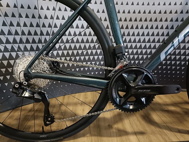 Used Giant TCR ADVANCED 1 PRO COMPACT 2025 2025 Road & Gravel, Green — image 8 of 10