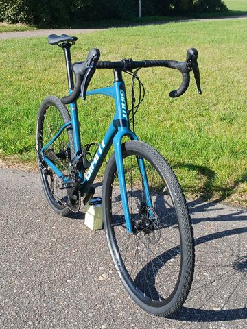 Used Giant Revolt 1 2022 2022 Road & Gravel, Green — image 11 of 14