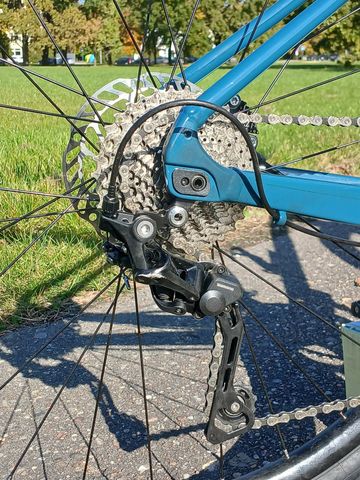 Used Giant Revolt 1 2022 2022 Road & Gravel, Green — image 13 of 14