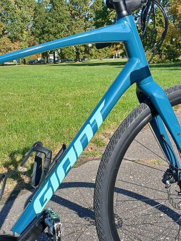 Used Giant Revolt 1 2022 2022 Road & Gravel, Green — image 6 of 14