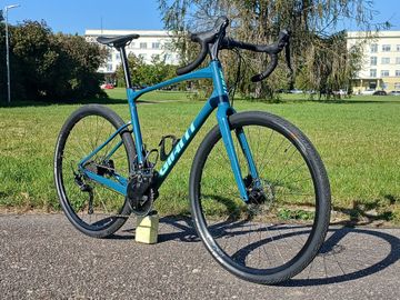 Used Giant Revolt 1 2022 2022 Road & Gravel, Green — image 3 of 14