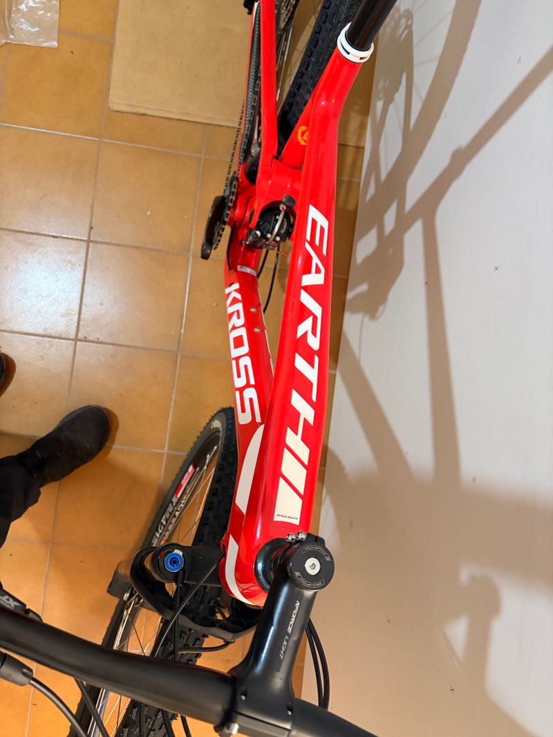 Used KROSS, Earth Carbono Doble 2020 MTB