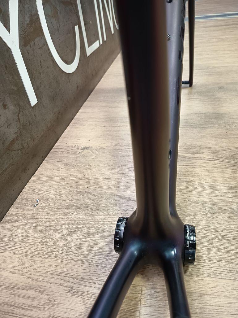 Used Specialized S-Works Tarmac SL8 LTD 2025 Frameset 2025 Road & Gravel — image 3 of 10