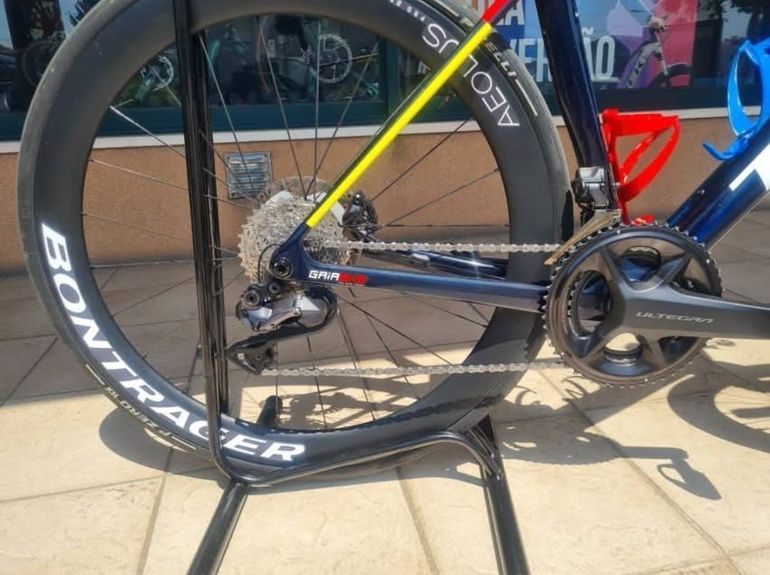 Used Trek Madone SLR 7 Gen 8 2025 2025 Road & Gravel, Blue — image 2 of 6