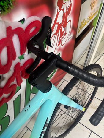 Used Giant Tcr Shimano 105 2026 Road & Gravel, Blue — image 11 of 12
