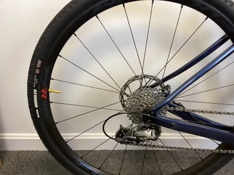 Used Pivot Pivot Vault Carbon SRAM Force 2022 Road & Gravel, Blue — image 9 of 11
