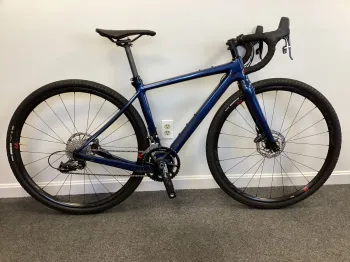 Used Pivot Pivot Vault Carbon SRAM Force 2022 Road & Gravel