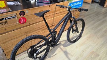 Tweedehands Trek Fuel EXe 5 2025 2025 Mountainbike — afbeelding 2 van 3