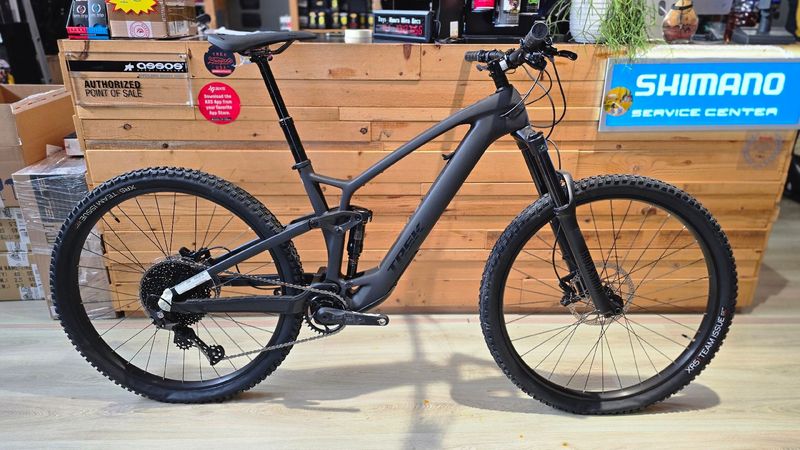 Tweedehands Trek Fuel EXe 5 2025 2025 Mountainbike — afbeelding 1 van 3