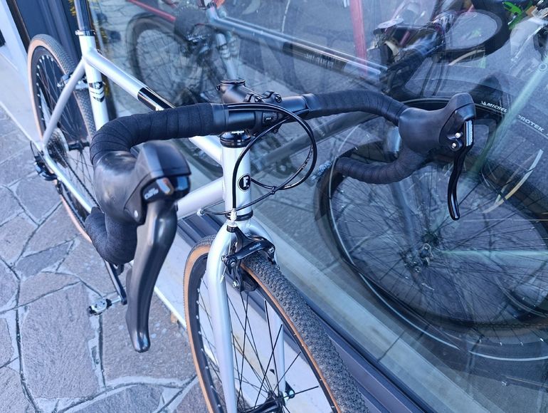 Used FIXIE Inc. Floater Race 8S 2020 2020 Road & Gravel, Light Gray — image 4 of 5