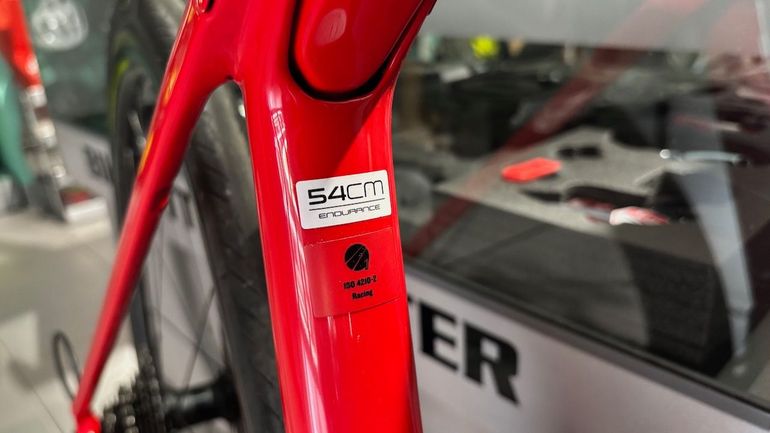 Used Trek Domane Shimano Dura Ace 2021 Road & Gravel — image 3 of 8